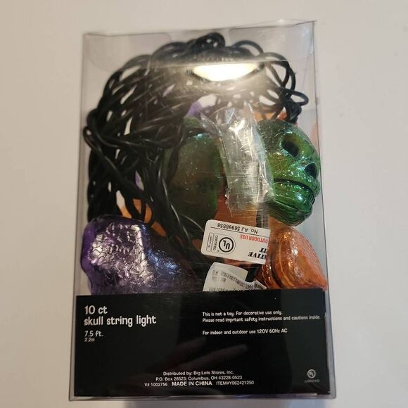Halloween 10 Count Skull String Lights 7.5 ft Long NWT - Picture 3 of 7